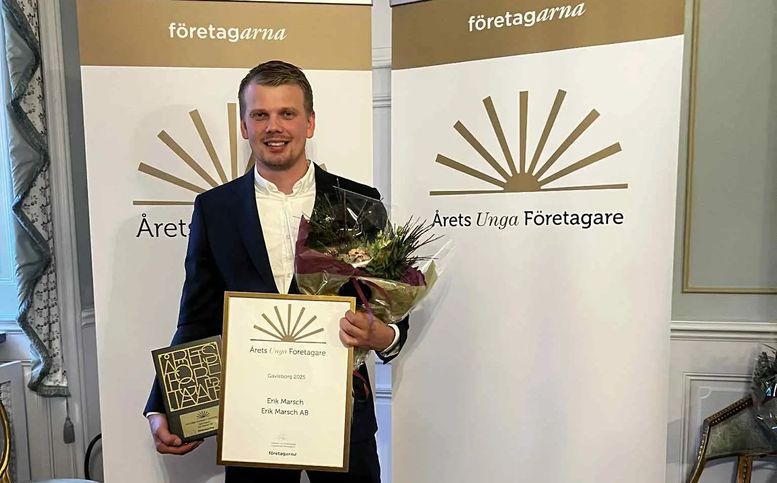 Erik Marsch tar emot utmärkelsen Årets unga företagare i Gävleborg 2025